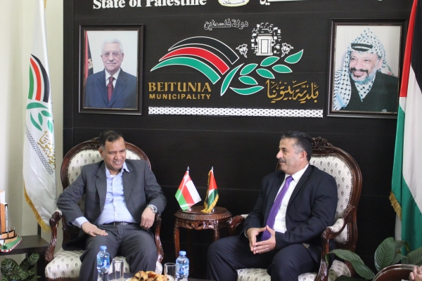 دولة يبحث التعاون وتوقيع اتفاقيات توأمـة مع سفير سلطنـة عُمان لدى فلسطـين