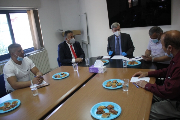 رئيس بلدية بيتونيا ومؤسسات المدينة تجتمع مع مدير عام مصلحة مياه محافظة القدس